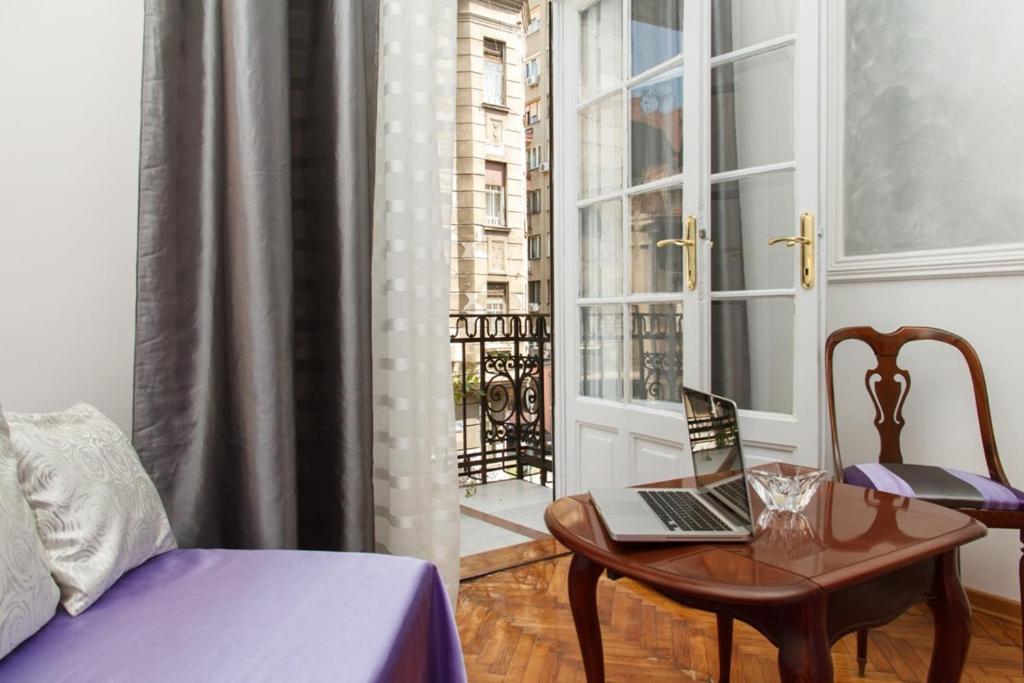 City Center Apartment With Balcony Belgrad Dış mekan fotoğraf